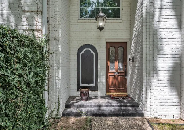 Photo 3 of Sale Pending at 14815 Long Oak Dr, Houston, TX 77070 | MLS# 43258444 | Listing updated on 2026-09-19