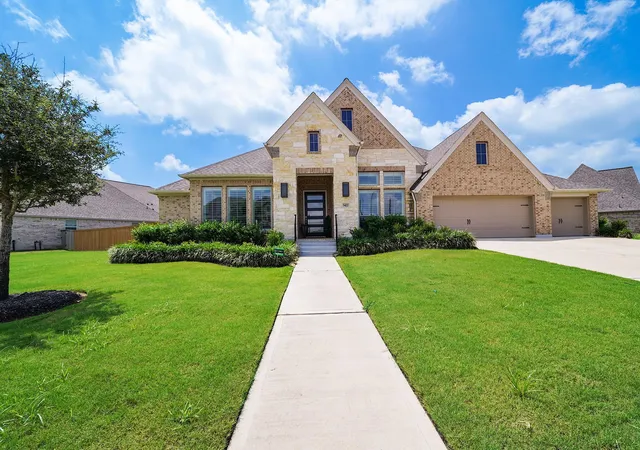 Photo 2 of Single family home for sale at 5422 Farm Hl Way, Fulshear, TX 77441 | MLS# 29501307 | Listing updated on 2026-09-18