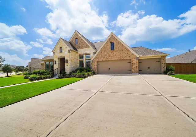 Photo 3 of Single family home for sale at 5422 Farm Hl Way, Fulshear, TX 77441 | MLS# 29501307 | Listing updated on 2026-09-18