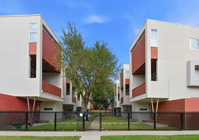3rd image of 1117 W 17Th St, Houston, TX 77008 | MLS# 75866936