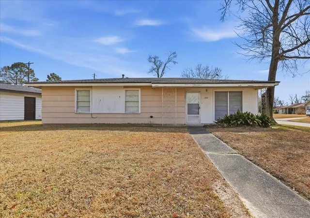 1st image of 1709 Robin Ave, Orange, TX 77632 | MLS# 25217213