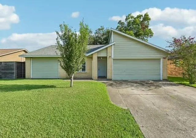 Photo 1 of Sale Pending at 5919 Dee Dr, Pasadena, TX 77505 | MLS# 33440529 | Listing updated on 2026-09-18