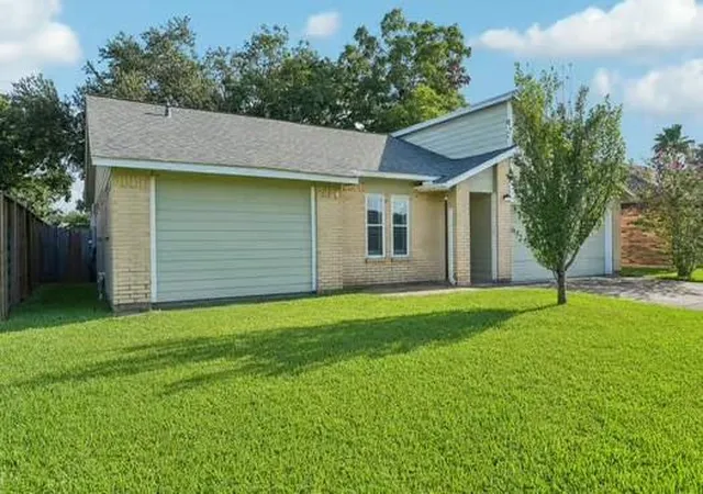 Photo 2 of Sale Pending at 5919 Dee Dr, Pasadena, TX 77505 | MLS# 33440529 | Listing updated on 2026-09-18