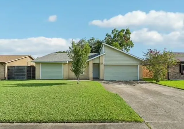 Photo 3 of Sale Pending at 5919 Dee Dr, Pasadena, TX 77505 | MLS# 33440529 | Listing updated on 2026-09-18