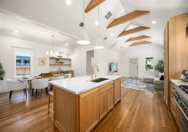 Photo 3 of Single family home for sale at 1528 Cortlandt St, Houston, TX 77008 | MLS# 6093236 | Listing updated on 2026-09-16