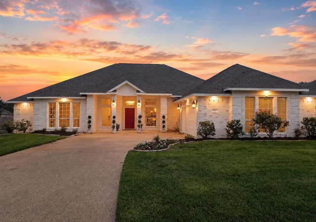 1st image of 810 Plum Hollow Dr, College Station, TX 77845 | MLS# 75200284