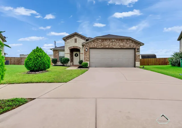 Photo 1 of Single family home for sale at 14114 Pecan Hl Ct, Houston, TX 77048 | MLS# 34536519 | Listing updated on 2026-09-12