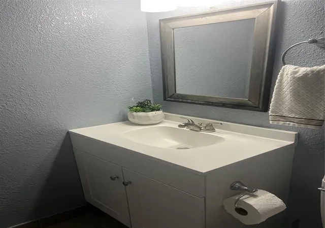 4th image of 12151 Sharpview Dr, Houston, TX 77072 | MLS# 77248371