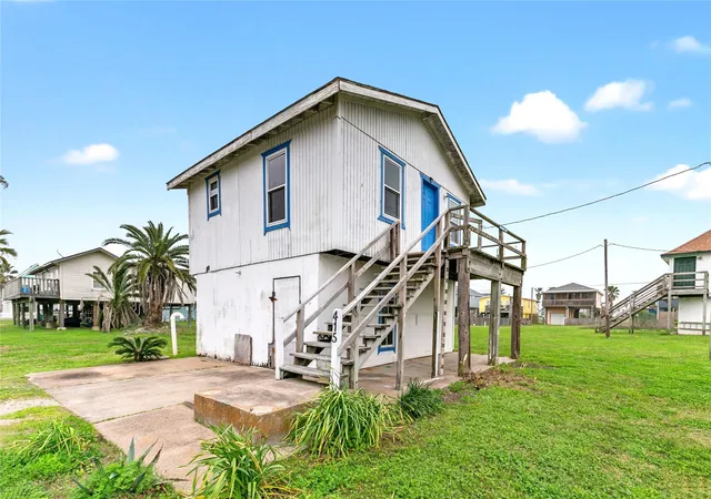 Homes for sale in Surfside Beach, TX | 415 Treaty Dr, Surfside Beach, TX 77541 | MLS# 28367312