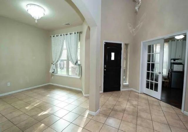 Photo 4 of Single family home for sale at 3 Logan Crk Ln, Conroe, TX 77304 | MLS# 15464011 | Listing updated on 2026-09-10