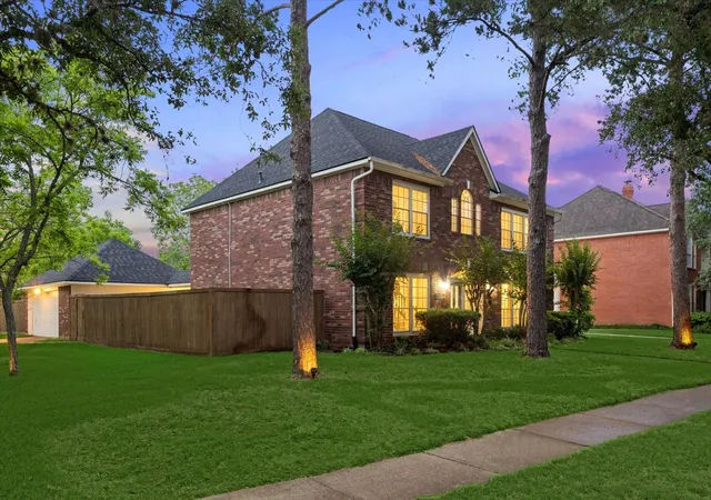 2nd image of 4419 Three Rivers Dr, Sugar Land, TX 77478 | MLS# 96693545