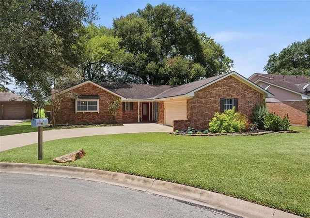 Photo 2 of Sale Pending at 1416 Linwood Dr, Wharton, TX 77488 | MLS# 18287469 | Listing updated on 2026-09-02