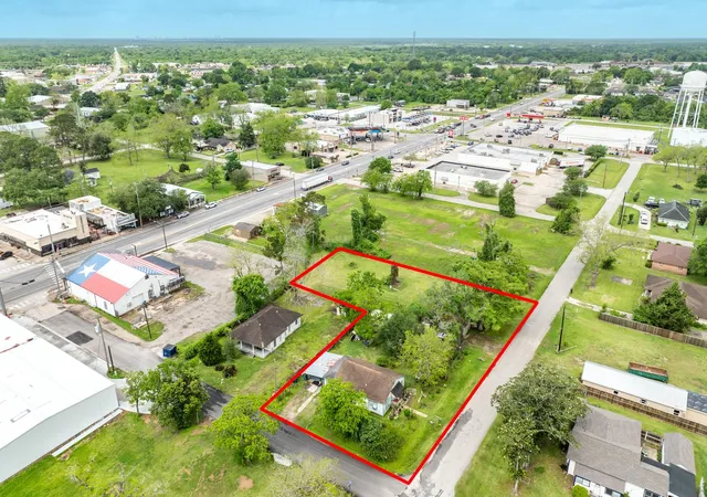 5th image of 233 Hamilton St, West Columbia, TX 77486 | MLS# 88007285