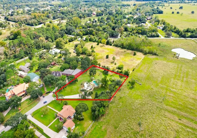 Photo 2 of Sale Pending at 4003 Country Trails St, Alvin, TX 77511 | MLS# 5786303 | Listing updated on 2026-09-11