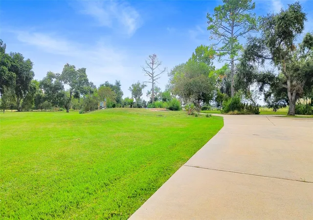 Photo 4 of Sale Pending at 4003 Country Trails St, Alvin, TX 77511 | MLS# 5786303 | Listing updated on 2026-09-11