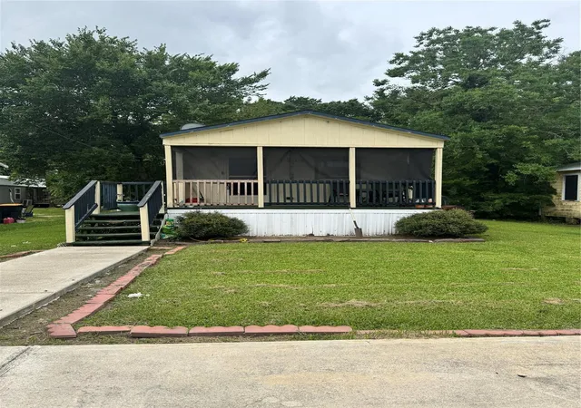 Homes for sale in Anahuac, TX | 1212 Work St, Anahuac, TX 77514 | MLS# 48773290