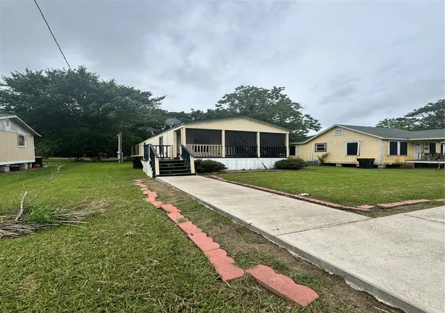 Homes for sale in Anahuac, TX | 1212 Work St, Anahuac, TX 77514 | MLS# 48773290