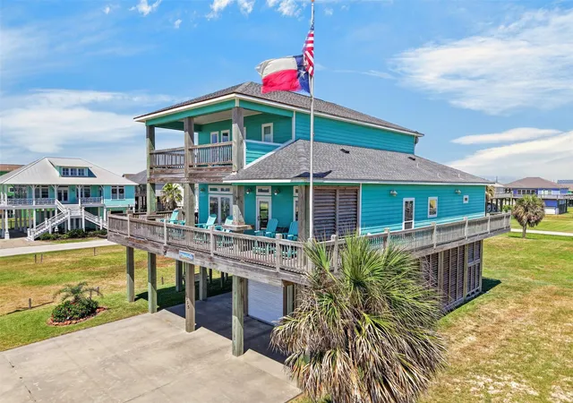 2nd image of 1335 Emerald Dr, Port Bolivar, TX 77650 | MLS# 30197658
