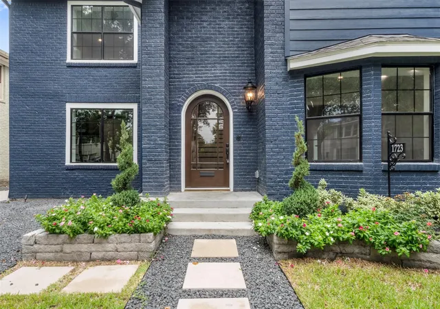 2nd image of 1723 Albans Rd, Houston, TX 77005 | MLS# 52009513