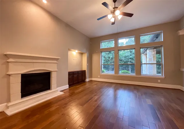 3rd image of 31403 Imperial Bluff Ct, Spring, TX 77386 | MLS# 85526337