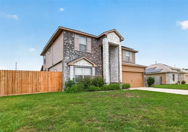 Photo 2 of Sale Pending at 1127 Brahma Cir, East Bernard, TX 77435 | MLS# 46140596 | Listing updated on 2026-09-06