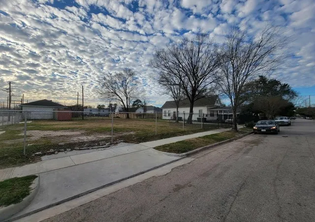 2nd image of 1905 Chapman St, Houston, TX 77009 | MLS# 2962356