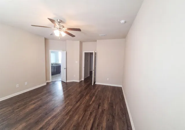 Photo 3 of Single family home for sale at 3001 Gilchrist Dr, Waco, TX 76655 | MLS# 19332138 | Listing updated on 2026-09-17