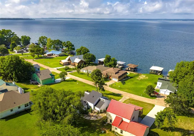 1st image of 275 Edgewater Dr, Livingston, TX 77351 | MLS# 817760