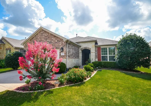 1st image of 527 Monterry Oaks Dr, Richmond, TX 77469 | MLS# 64549574