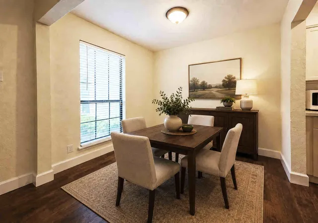 Listing Photo 5 - Condo for sale in building located at 11515 Burdine Rd, Houston, TX 77035 - Unit #549