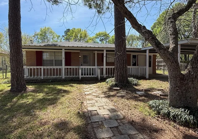 1st image of 432 Young St, Livingston, TX 77351 | MLS# 39710288