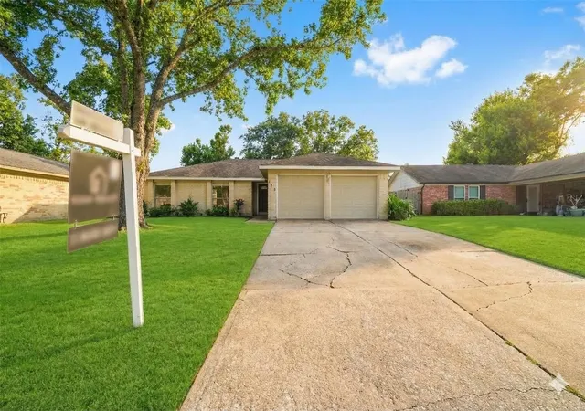 1st image of 327 Windward Dr, League City, TX 77573 | MLS# 57599167