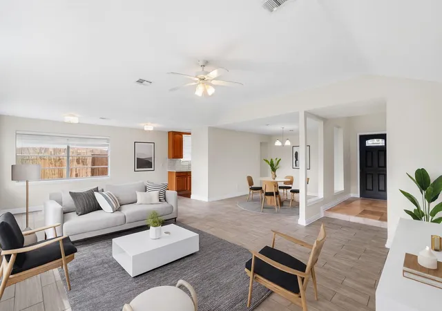 2nd image of 327 Windward Dr, League City, TX 77573 | MLS# 57599167