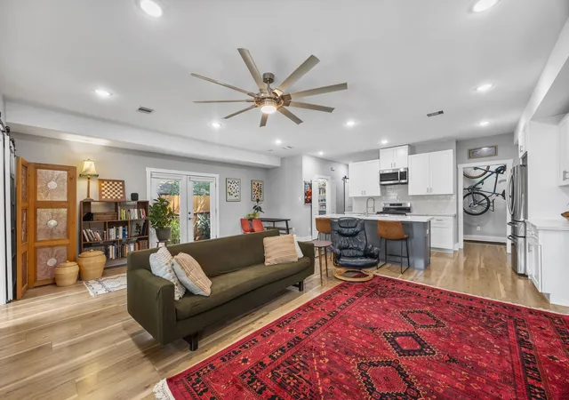 Photo 3 of Sale Pending at 1710 Mckee St, Houston, TX 77009 | MLS# 27429866 | Listing updated on 2026-09-17