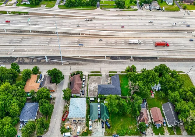 Photo 4 of Multi family home for sale at 2828 Brackenridge St, Houston, TX 77026 | MLS# 43106665 | Listing updated on 2026-08-19
