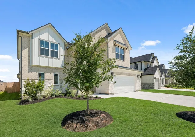 Photo 3 of Sale Pending at 4611 Whisperwood Dr, Rosenberg, TX 77471 | MLS# 89123309 | Listing updated on 2026-09-24