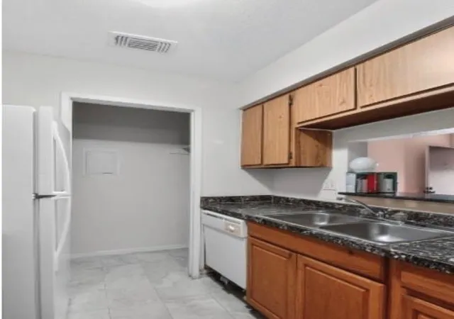 4th image of 12502 Ashford Mdw Dr, Houston, TX 77082