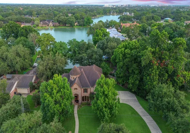 1st image of 702 Piedmont St, Sugar Land, TX 77478 | MLS# 74967651