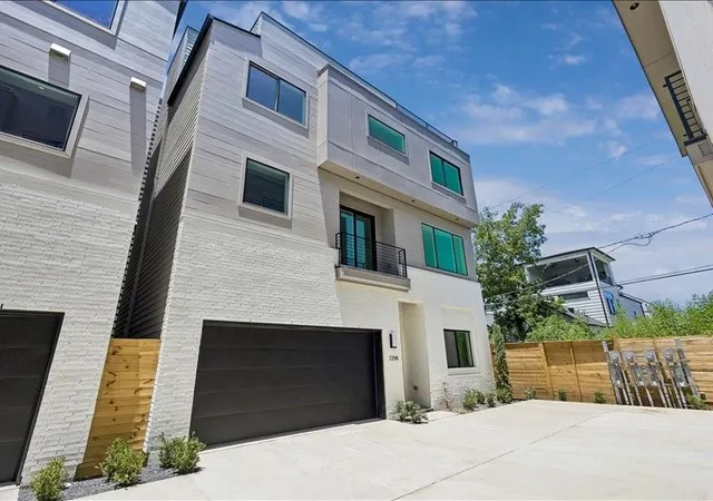 3rd image of 729 W 21St St #A, Houston, TX 77008 | MLS# 31414914