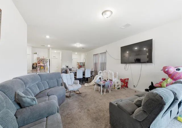Photo 4 of Single family home for sale at 13415 Wembley Hts Dr, Houston, TX 77049 | MLS# 37969577 | Listing updated on 2026-04-21