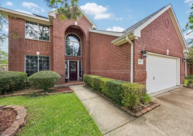2nd image of 429 Blossomwood Dr, League City, TX 77573 | MLS# 20542099