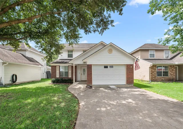 1st image of 845 Clubside Dr, East Bernard, TX 77435 | MLS# 90880562