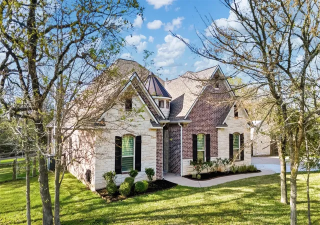 2nd image of 17901 Wigeon Trail Ct, College Station, TX 77845 | MLS# 84158507