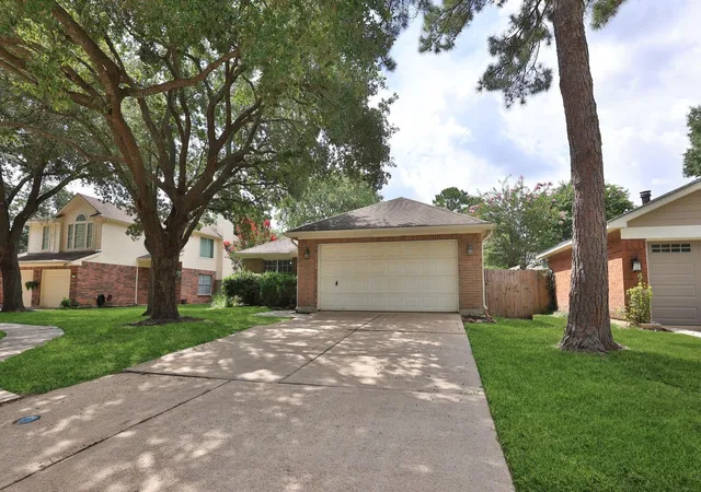 Photo 3 of Sale Pending at 9109 Benwick Dr, Spring, TX 77379 | MLS# 81077986 | Listing updated on 2026-09-03