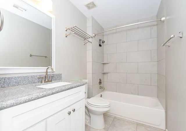5th image of 1710 Oak Valley Dr, Kemah, TX 77565 | MLS# 62172860