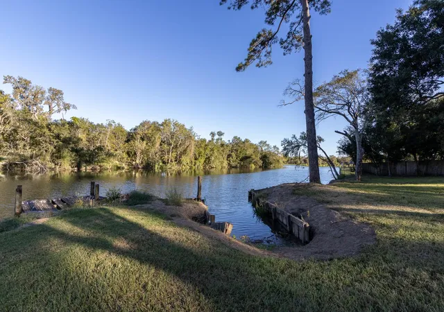 3rd image of 30 Ellis Rd, League City, TX 77573 | MLS# 23179161
