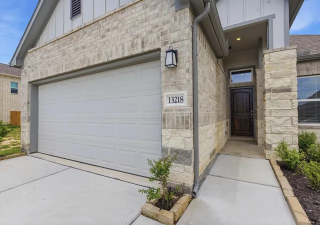3rd image of 13206 Hayden Peak Dr, Iowa Colony, TX 77583 | MLS# 8235010