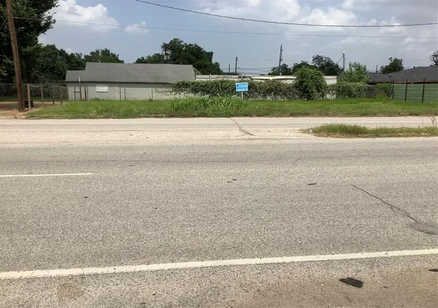 Photo 1 of Land for sale at 3625 Lockwood Dr, Houston, TX 77026 | MLS# 78608327 | Listing updated on 2025-12-07