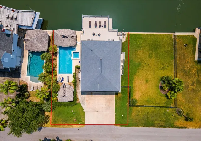 Photo 2 of Single family home for sale at 1331 Coral Wy, Tiki Island, TX 77554 | MLS# 91981345 | Listing updated on 2026-09-12
