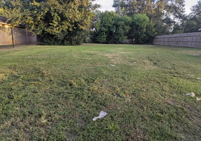 2nd image of 5335 Lyndhurst Dr, Houston, TX 77033 | MLS# 54363363